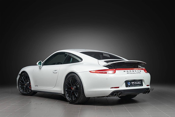 Porsche 911 Carrera 4 GTS 13 of 30