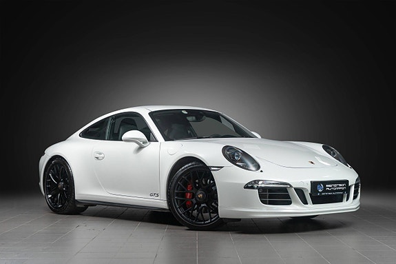 Porsche 911 Carrera 4 GTS 4 of 30