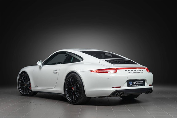 Porsche 911 Carrera 4 GTS 12 of 30