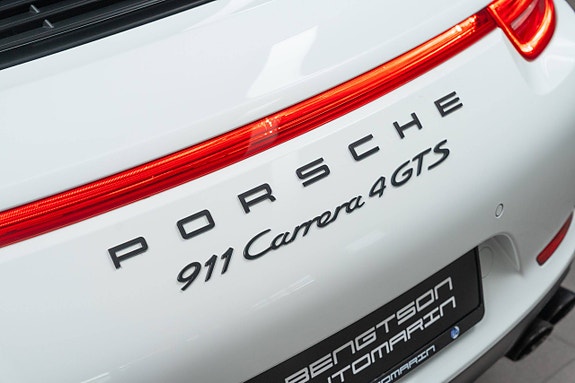 Porsche 911 Carrera 4 GTS 16 of 30