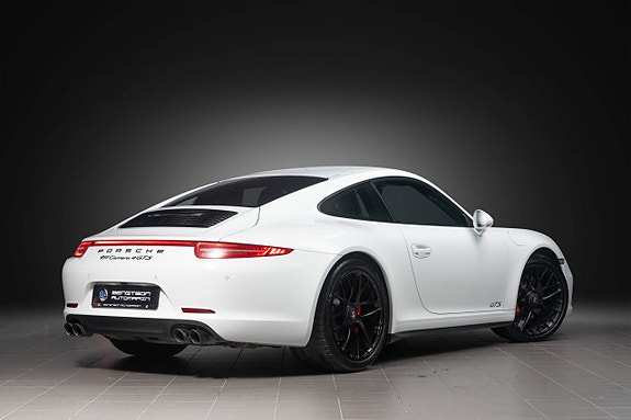 Porsche 911 Carrera 4 GTS 2 of 30