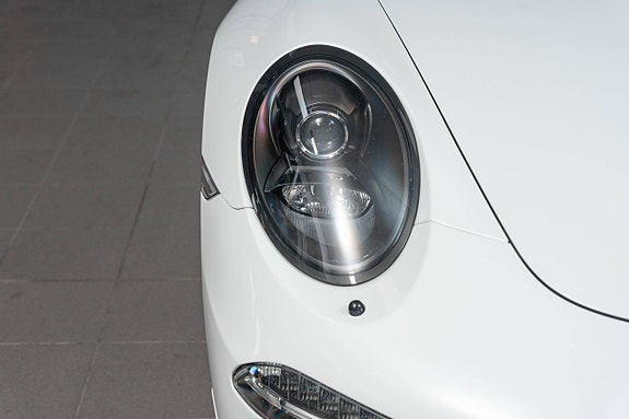 Porsche 911 Carrera 4 GTS 19 of 30