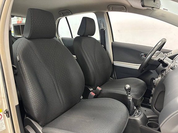 Toyota Yaris 30 of 30