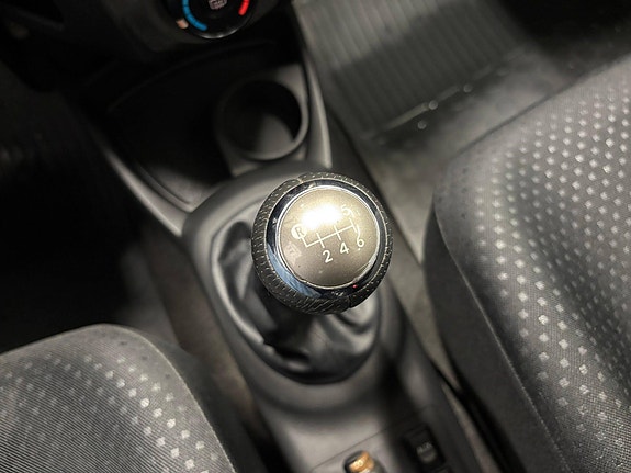 Toyota Yaris 24 of 30