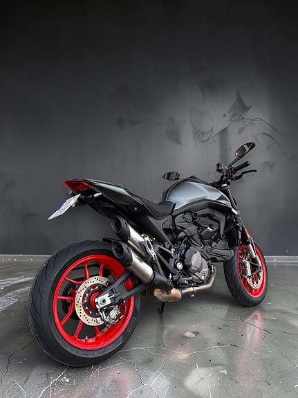 Ducati Monster 950+ /VARMEHOLKER/LAV KM STAND/ÅRLIG UTFØRT SERVICE 06.10.26/STRØKEN! 2 of 6