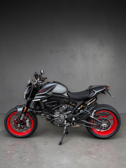 Ducati Monster 950+ /VARMEHOLKER/LAV KM STAND/ÅRLIG UTFØRT SERVICE 06.10.26/STRØKEN! 4 of 6
