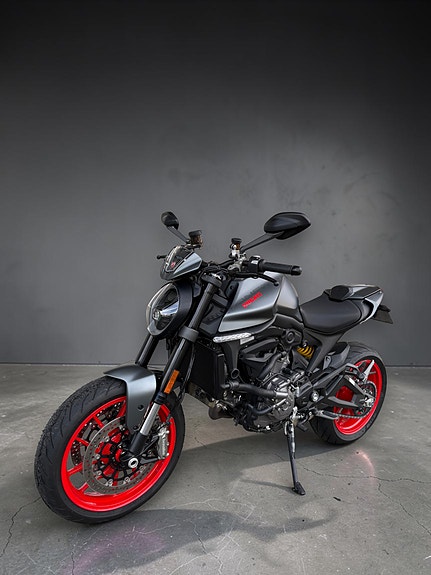 Ducati Monster 950+ /VARMEHOLKER/LAV KM STAND/ÅRLIG UTFØRT SERVICE 06.10.26/STRØKEN! 5 of 6