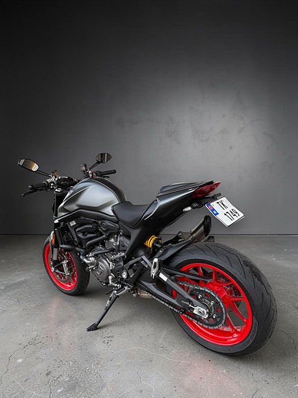 Ducati Monster 950+ /VARMEHOLKER/LAV KM STAND/ÅRLIG UTFØRT SERVICE 06.10.26/STRØKEN! 6 of 6