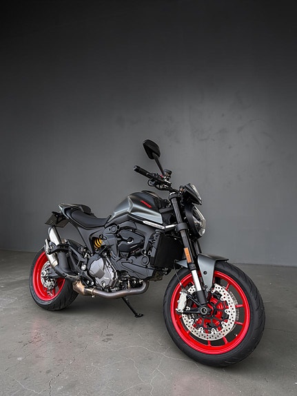 Ducati Monster 950+ /VARMEHOLKER/LAV KM STAND/ÅRLIG UTFØRT SERVICE 06.10.26/STRØKEN! 3 of 6