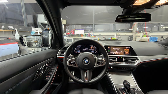 BMW 330e 8 of 17