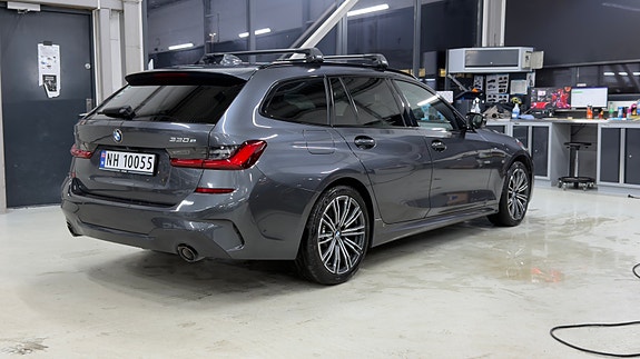 BMW 330e 2 of 17