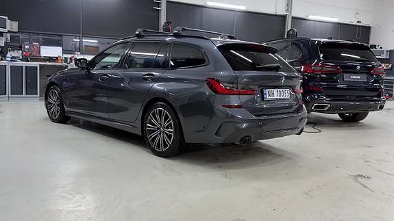 BMW 330e 4 of 17