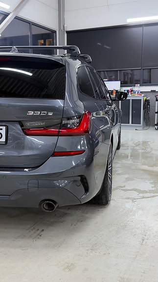 BMW 330e 3 of 17