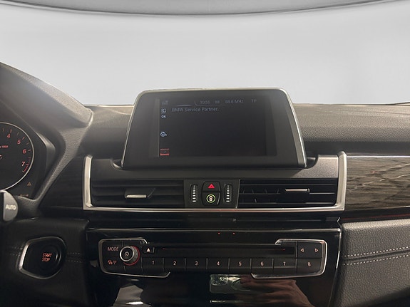 BMW 225xe 13 of 25