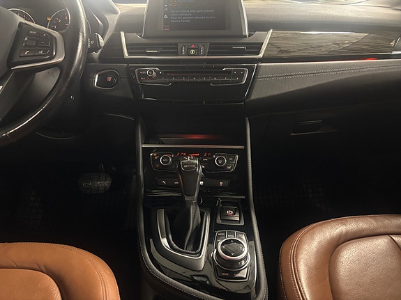 BMW 225xe 14 of 25