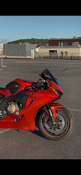Honda CBR 1000 RR 7 of 12