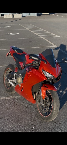 Honda CBR 1000 RR 4 of 12