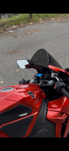 Honda CBR 1000 RR 11 of 12