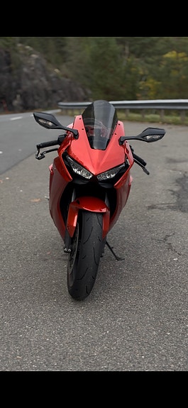 Honda CBR 1000 RR 3 of 12