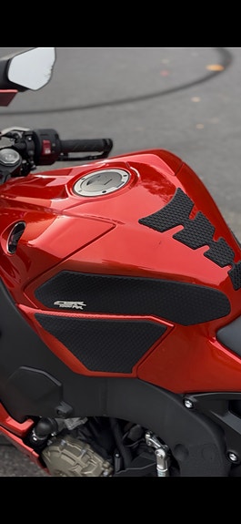 Honda CBR 1000 RR 10 of 12