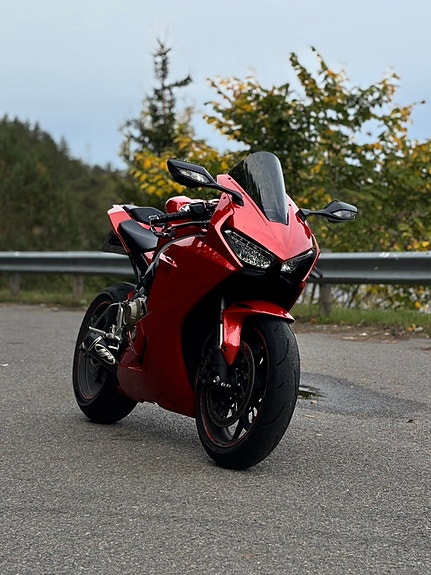 Honda CBR 1000 RR 2 of 12