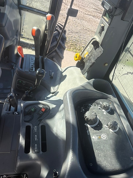 New Holland TS115 turbo 12 of 16