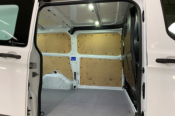Ford Transit Custom 11 of 14