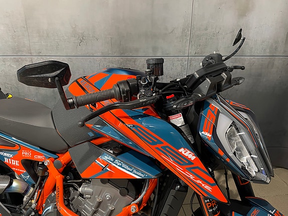 KTM 890 Duke R 19 of 20