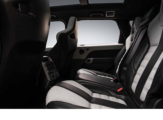 Land Rover Range Rover 23 of 30