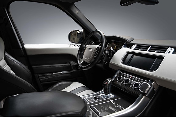 Land Rover Range Rover 18 of 30