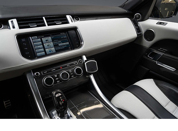 Land Rover Range Rover 26 of 30