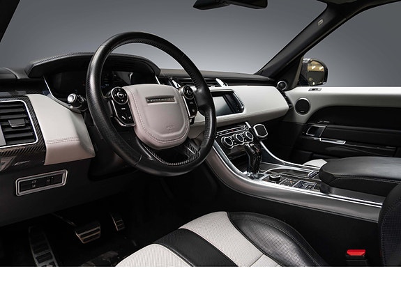 Land Rover Range Rover 15 of 30