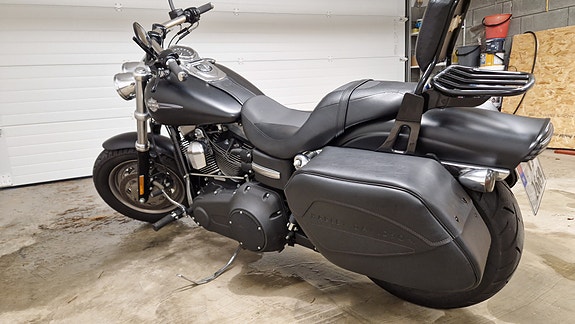 Harley-Davidson FXDF Dyna Fat Bob 14 of 29