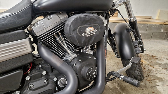 Harley-Davidson FXDF Dyna Fat Bob 28 of 29