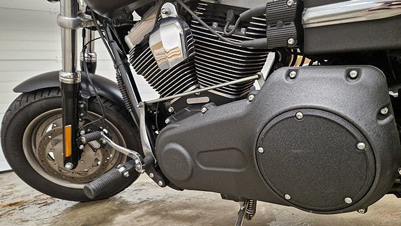 Harley-Davidson FXDF Dyna Fat Bob 17 of 29