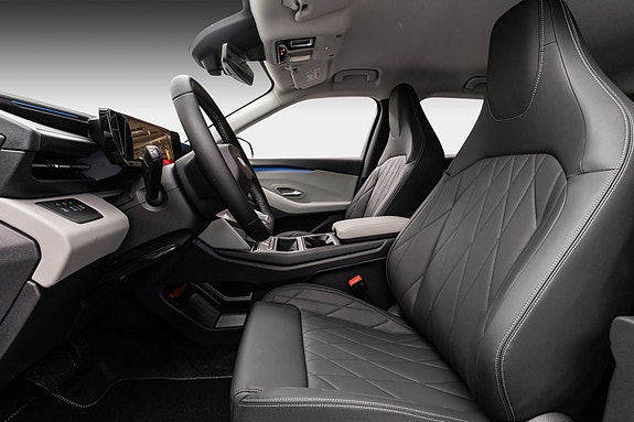 Ford Explorer 23 of 30