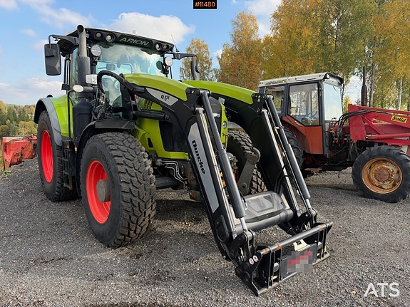 CLAAS Arion 660 m/ Frontlaster – 2750 timer 9 of 30