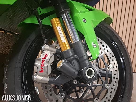 Kawasaki Ninja ZX-10R 11 of 13