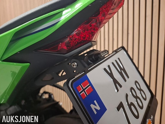 Kawasaki Ninja ZX-10R 9 of 13