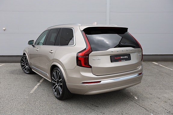 Volvo XC90 4 of 30
