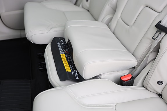 Volvo XC90 21 of 30