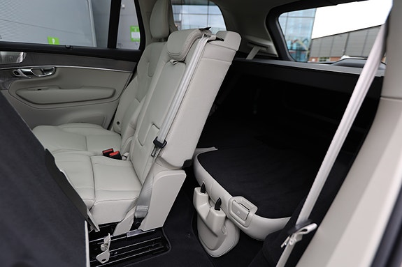 Volvo XC90 23 of 30