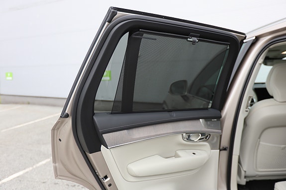 Volvo XC90 15 of 30