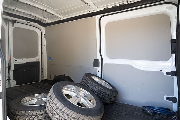 Ford Transit 21 of 26