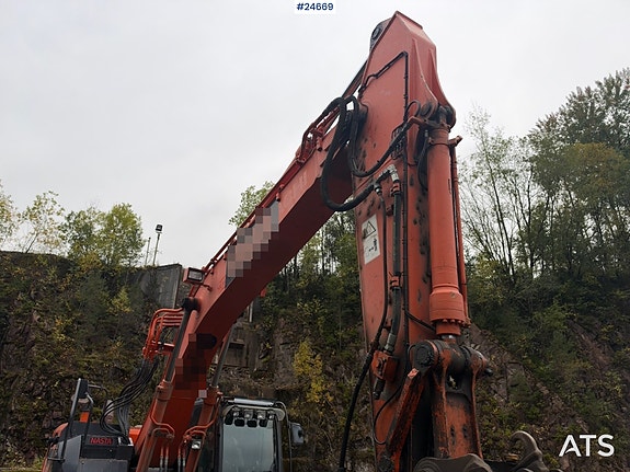 Hitachi ZX225USLC-5B Gravemaskin m/ Rototilt og 2 skuffer. 21 of 30