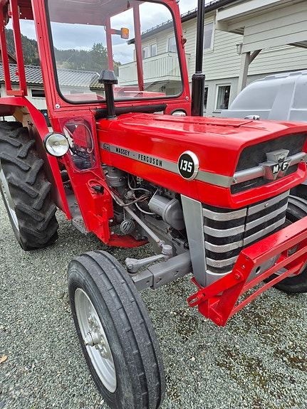 Massey Ferguson 135 3 of 5