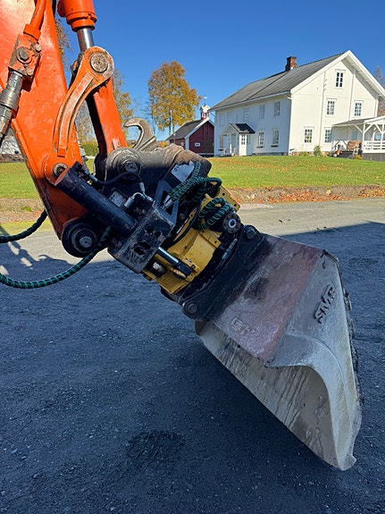 Hitachi 85US-3 6 of 21