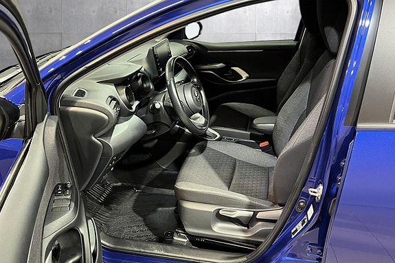 Toyota Yaris 10 of 28