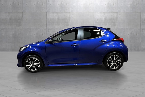 Toyota Yaris 2 of 28