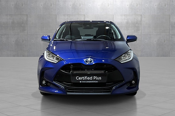 Toyota Yaris 8 of 28